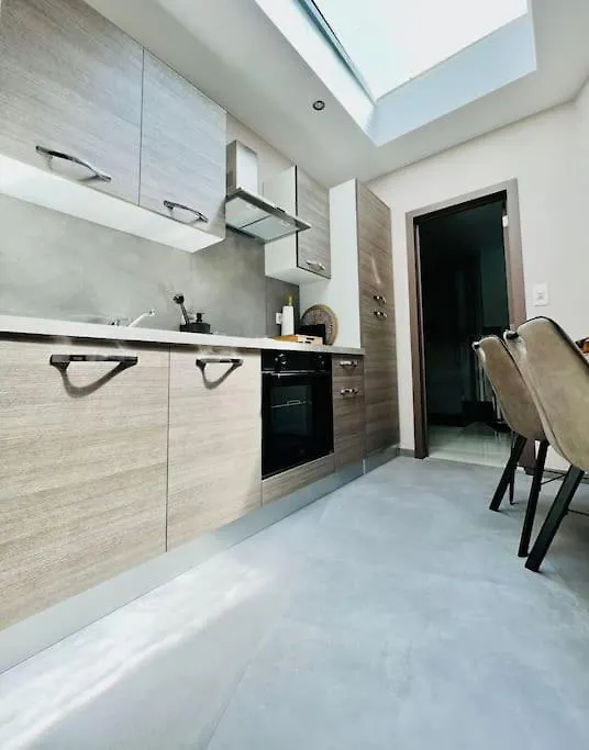 Апартаменты Appartement Tropical Льеж