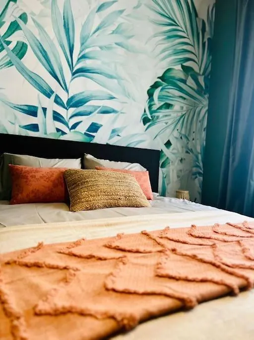 Appartement Tropical Льеж
